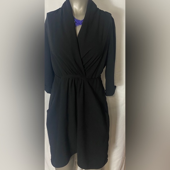 Studio by Le Chateau Women’s Mock Wrap dress - Picture 3 of 3